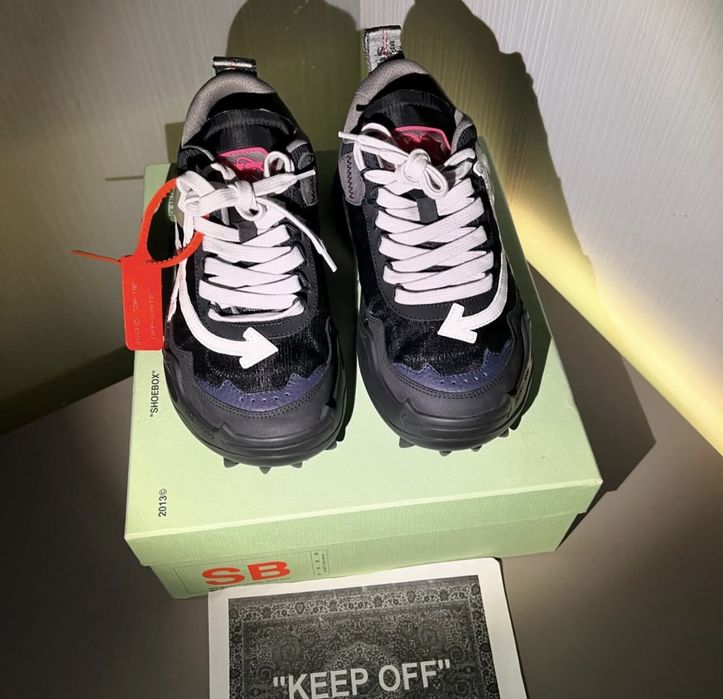 Adidasi off white odsy 1000