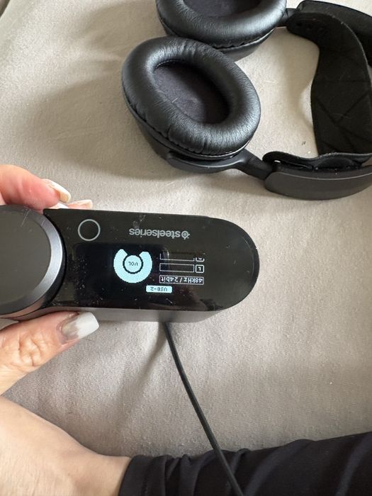 SteelSeries Arctis Nova Pro Wireless + GameDAC – căști gaming premium, complete