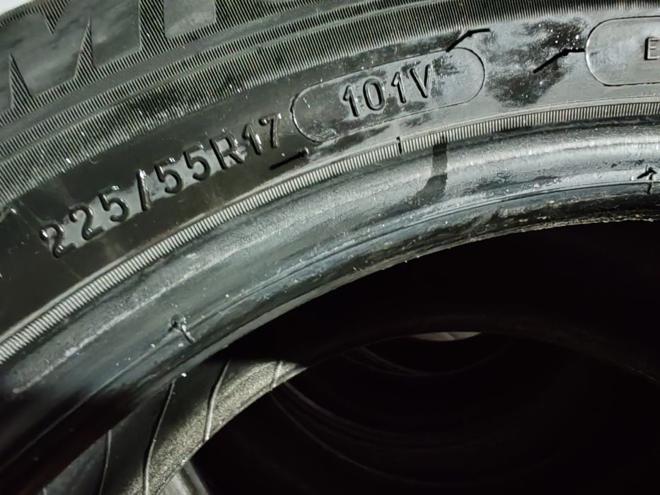 225/55 R17 M+S  2 buc ,ambele 200 lei