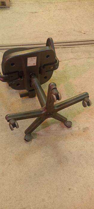 Офис стол с подлакътници