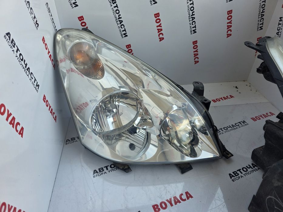 Фарове Toyota Corolla Verso 04-07г