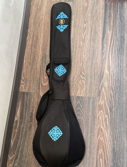 Новая деревянная домбра