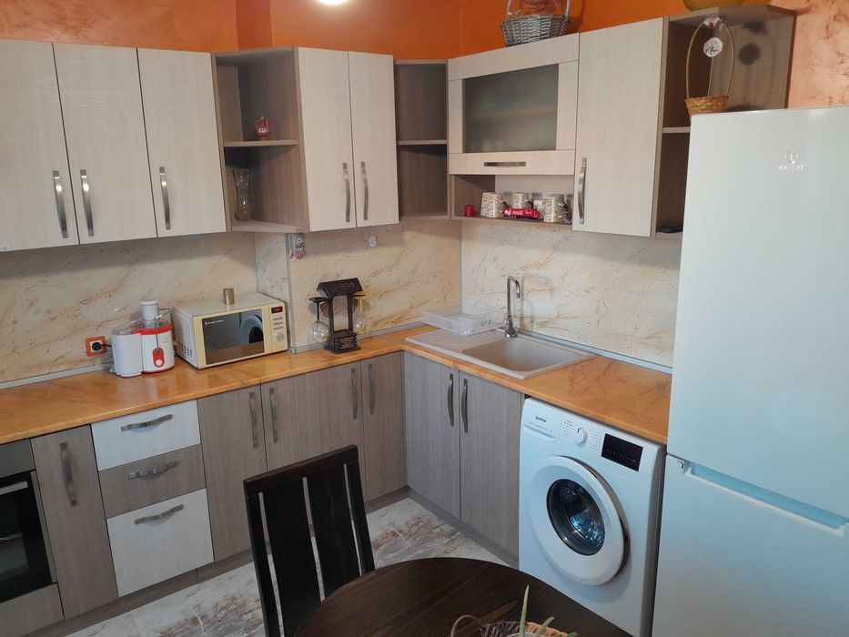 Дава се под наем Двустаен апартамент в Сливен, Българка - 60 кв.м за 360 € - Снимка #1