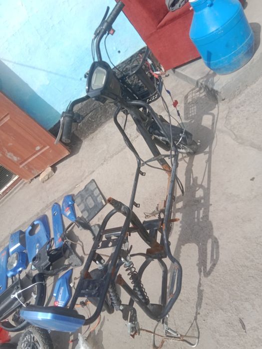 Запчасти от электро скутера