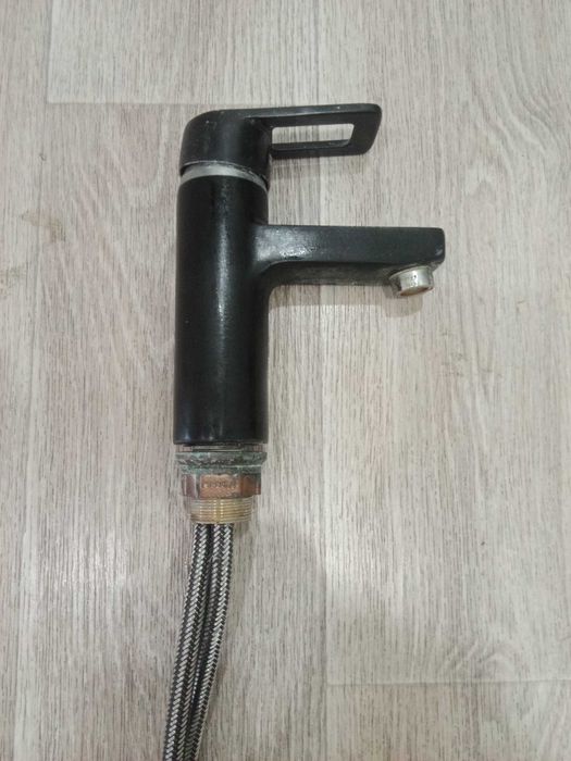 Кран сантехника раковина