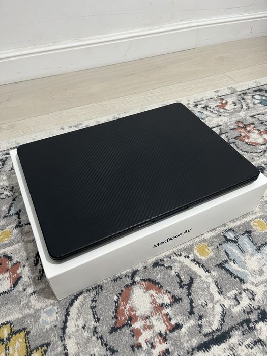 MacBook Air M2 (16/256 GB)