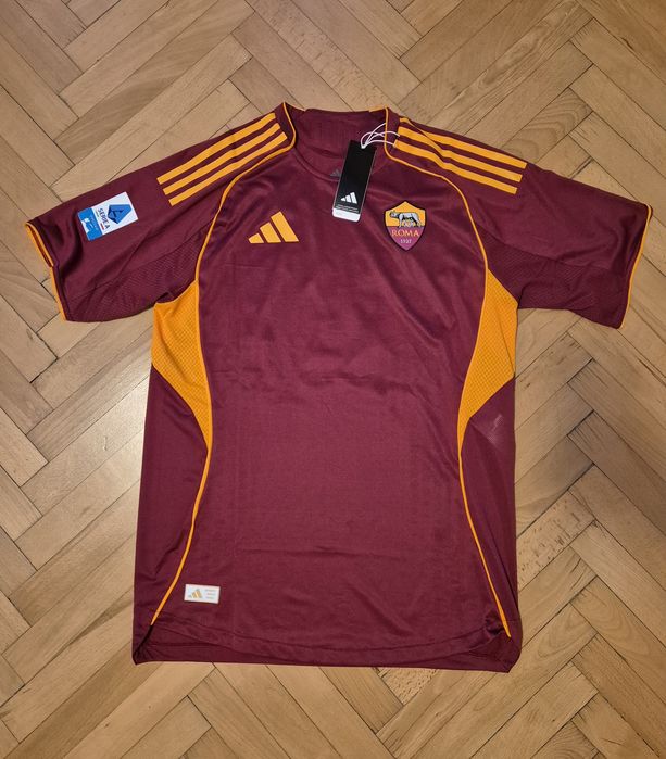 100% оригинален екип Рома / Roma - тениска +шорти + калци / Размер Л