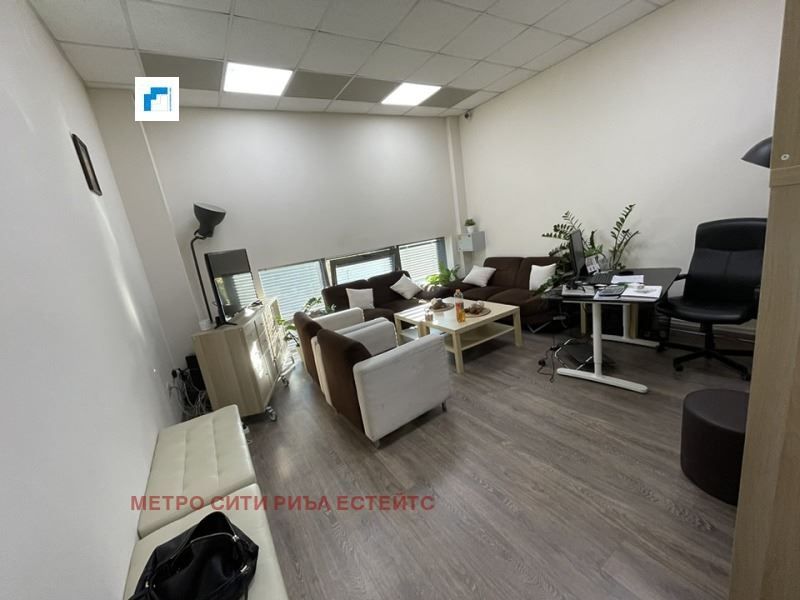 Офис в София-Младост 3 площ 102 цена 2500