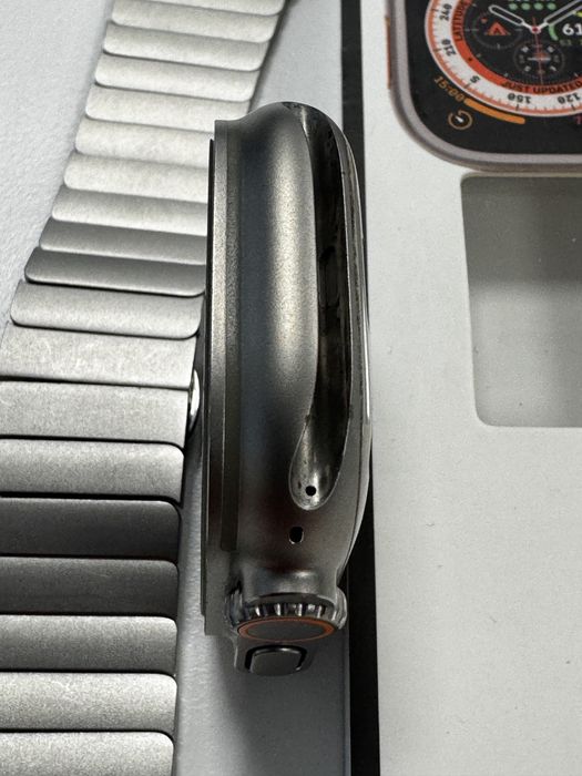 Продавам Apple Watch Ultra 2 Titanium Silver