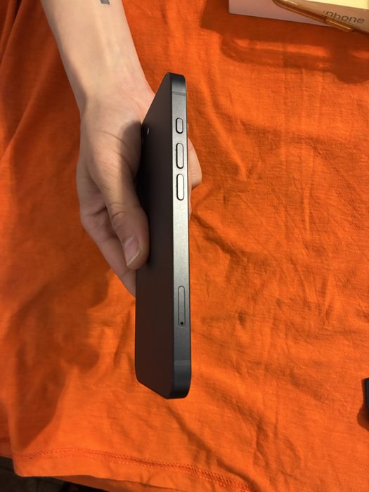 Iphone 16e 100% батерия КАТО НОВ