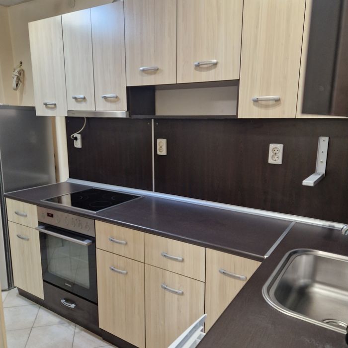 Продава се Четиристаен апартамент в Шумен, Херсон - 92 кв.м за 1719 €/кв.м - Снимка #1