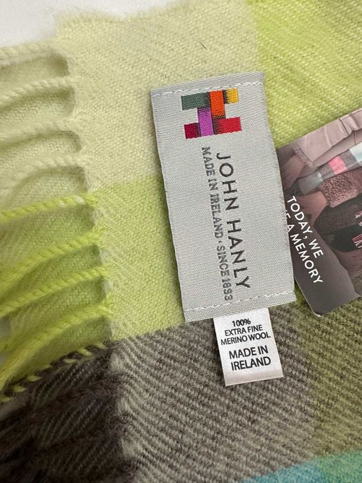 Шал от 100% мериносова вълна John Hanly - две разцветки