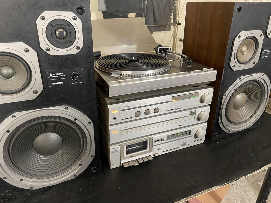 Hitachi грамофон усилвател дек тонколони