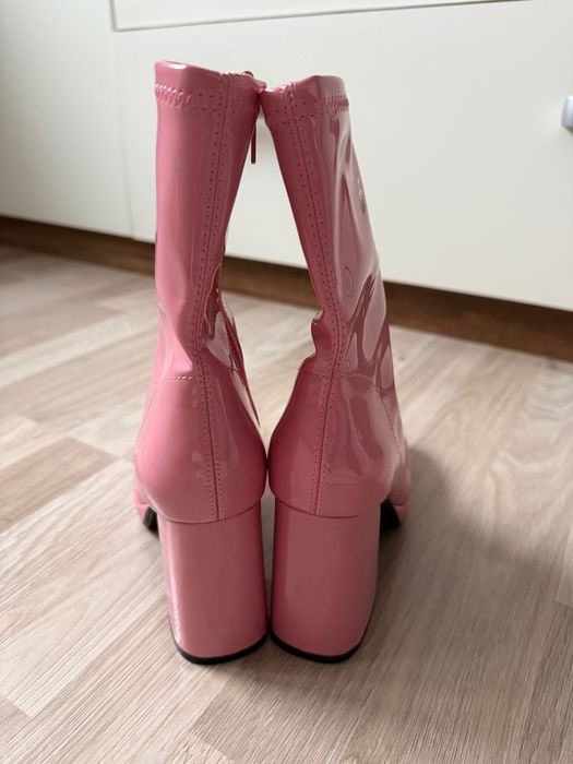 Ghete roz Bershka