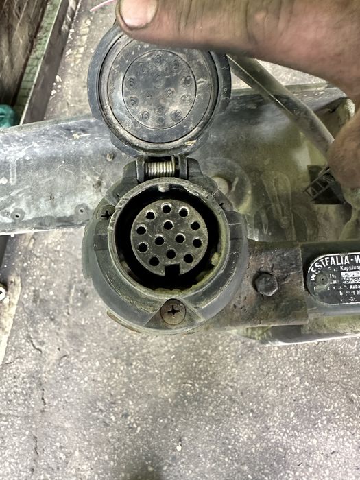 Фаркоп на ауди б3