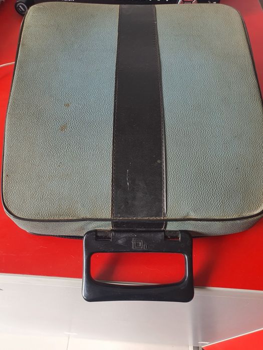 Masina de scris OLIVETTI LETTERA 32