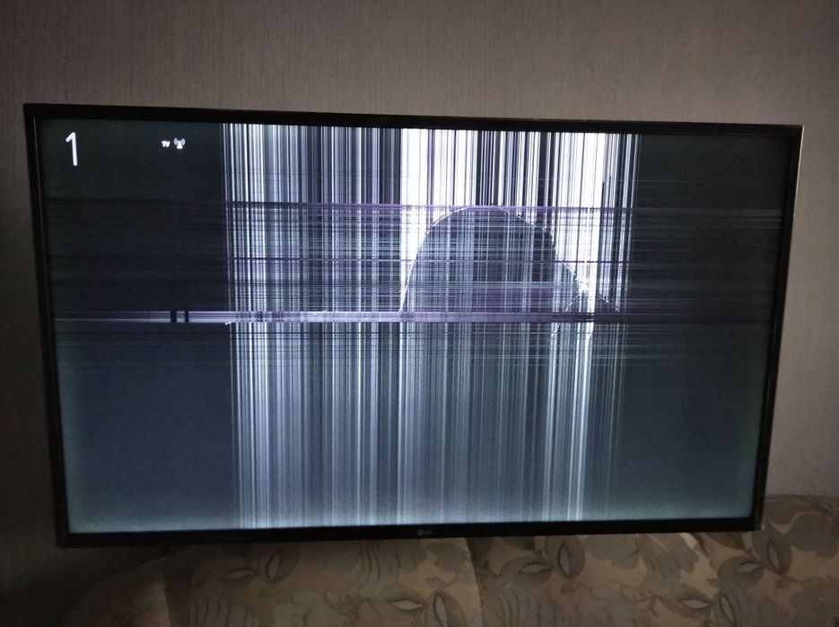 Телевизор LG 43UH651V. комплектующие