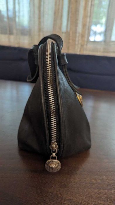 продам фирменную брендовую сумочку кожаная