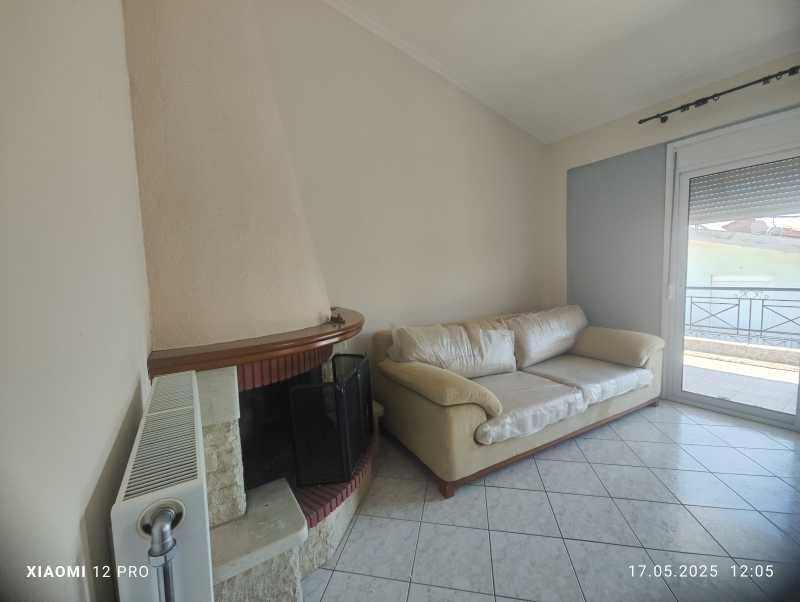 Просторен апартамент с гараж