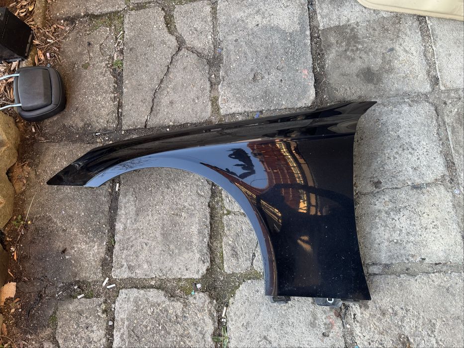 Преден ляв калник за Mercedes Cls W219 цвят 197