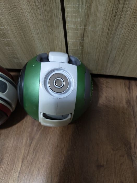Vând aspirator Black&Decker