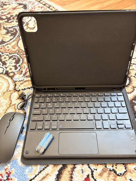 Айпад про  чехол