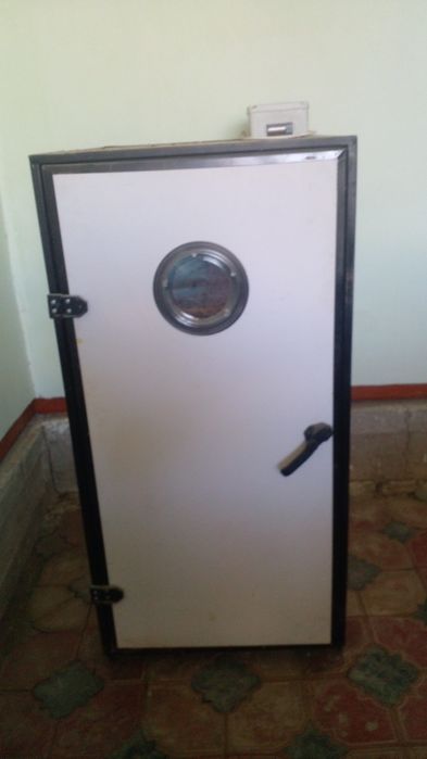 Inkubator apparati sotiladi