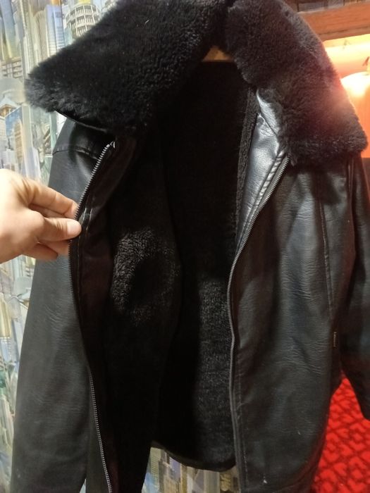 Продам кожаную куртка тёплая