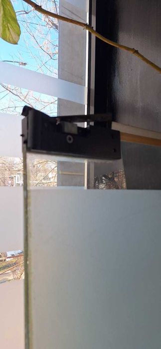 Дверь стеклянная