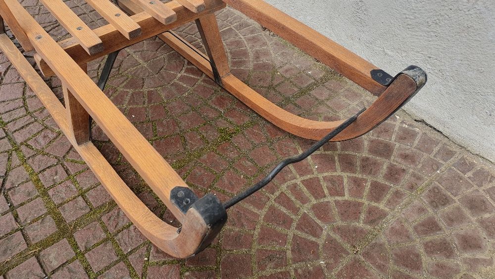 Дървена ретро шейна