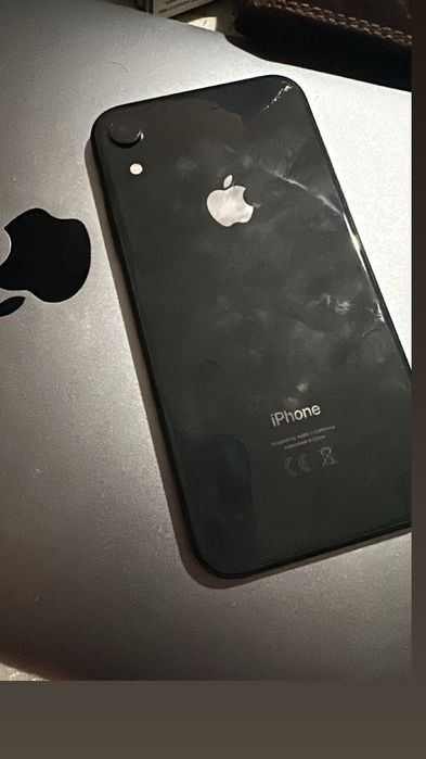Iphone XR със заключен icloud,за части!