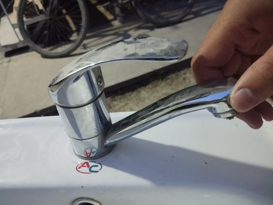 Uncha ishlatilmagan Yangi holda turibdi sifatli razrmeri 1:35