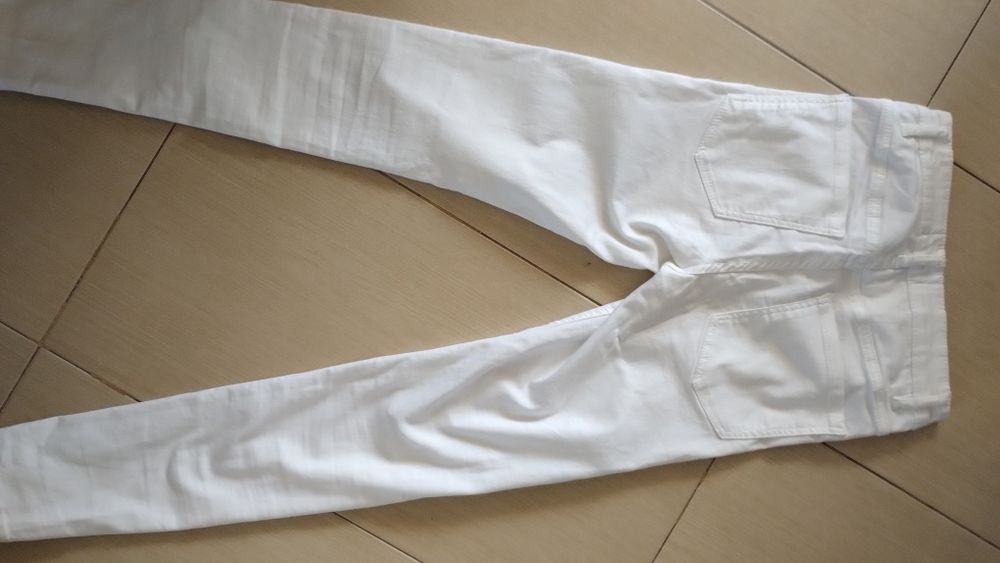 Лот от дънки, анцуг и клин(Zara, Sinsay) всичко за 18 лв