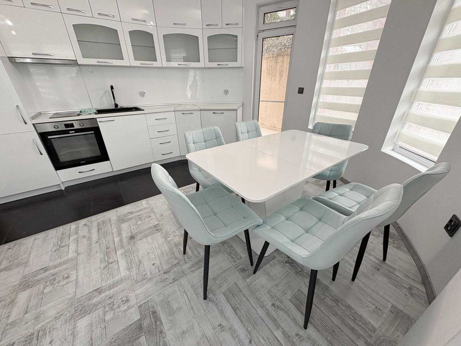 Дава се под наем Тристаен апартамент в Варна, Бриз - 85 кв.м за 648.21 € - Снимка #2