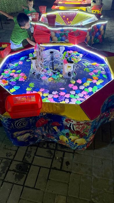 Batut 2 ta atraksion va 3 ta qoshimcha oyinlar sotiladi