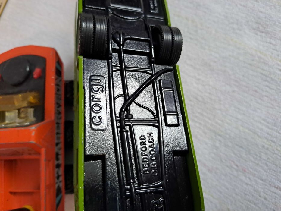 macheta corgi veche metal