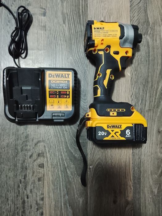 Impact DeWalt dcf922 cu baterie și încărcător. Produs NOU