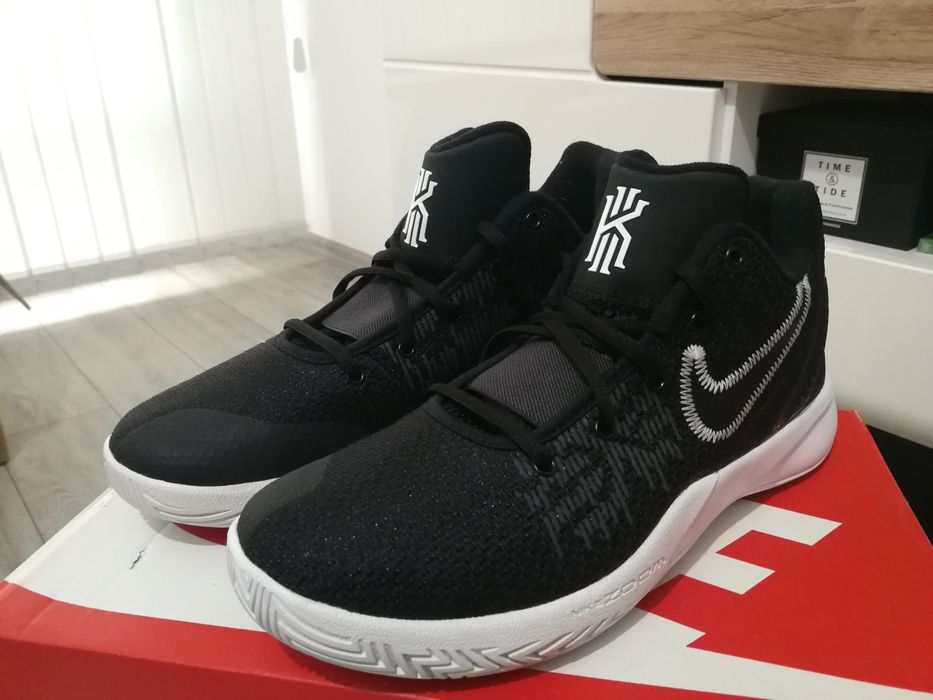 Маратонки Nike Kyrie Flytrap II