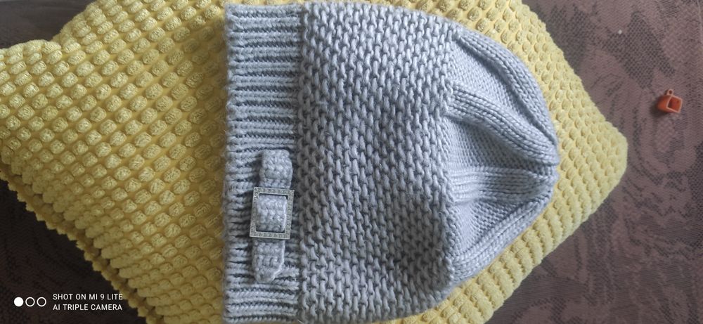 Продам шапку и шарф