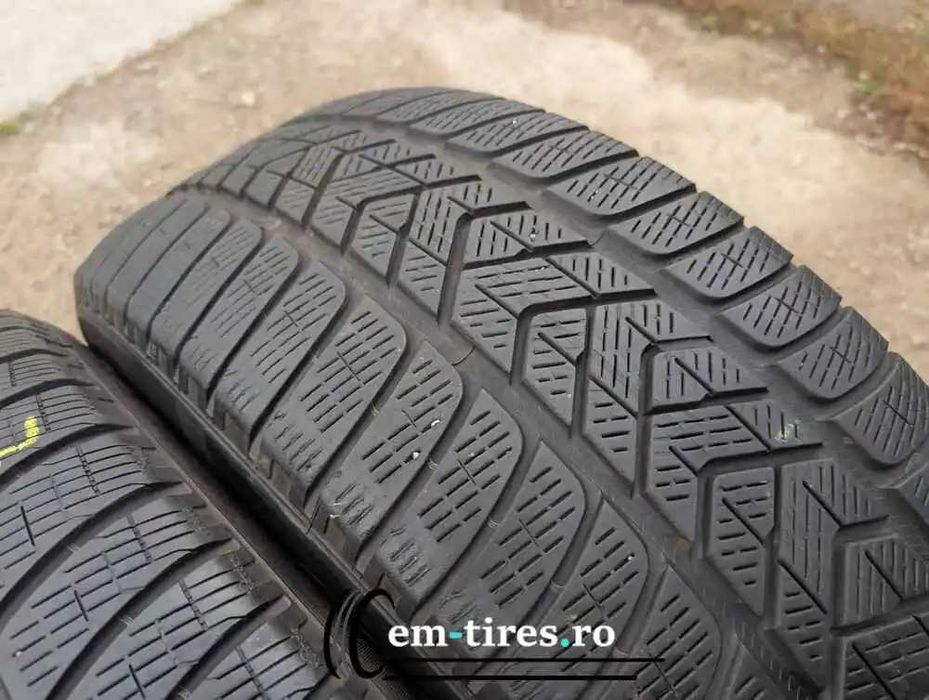 SET 4 Anvelope Iarna 235/55 R19 PIRELLI Scorpion Winter MO  Runflat