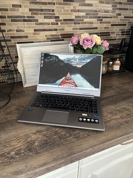 Laptop Medion •i7-11Th gen• SSD 1 tera• Nvidia Mx450• 16gb ram• Gaming