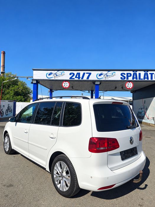 Volkswagen Touran 1.6 TDI / DSG / Cutie automata