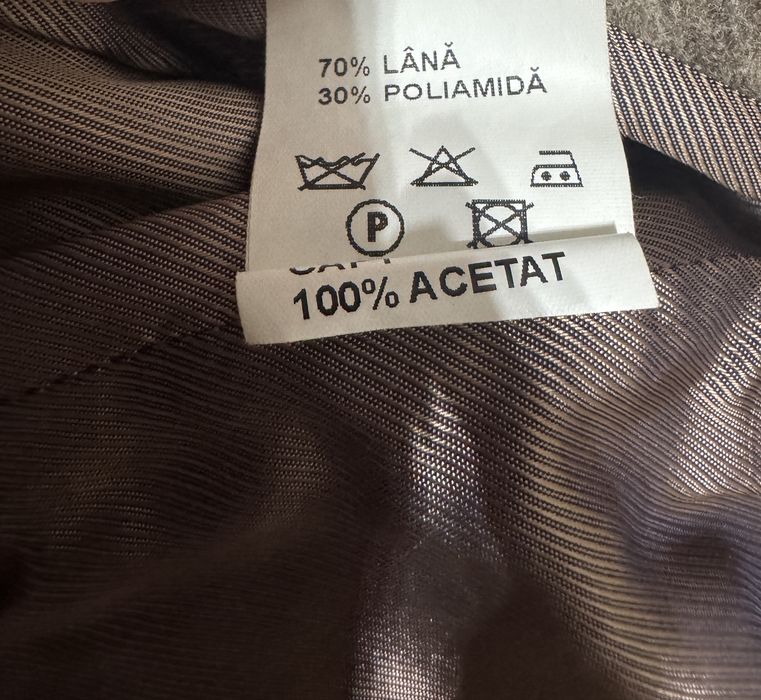 Palton din lână.