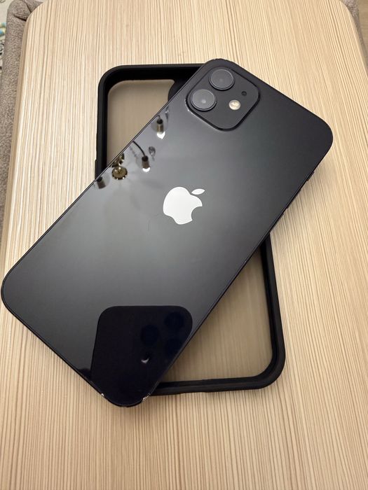iPhone 12 в хорошем состояний
