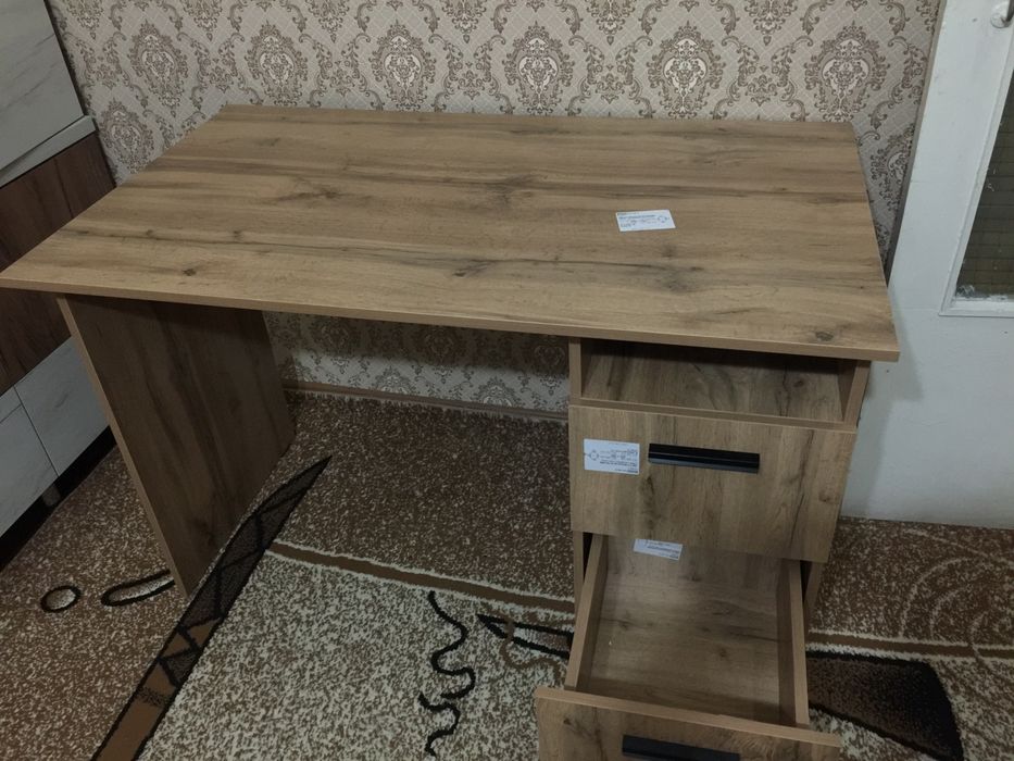 Стол для компьютера , stol sotiladi