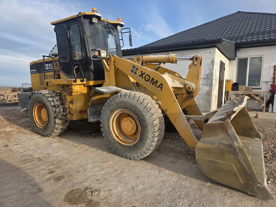 Фронтальный погрузчик