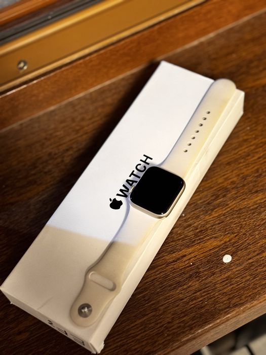 Apple watch SE 2Gen 40mm бежевый
