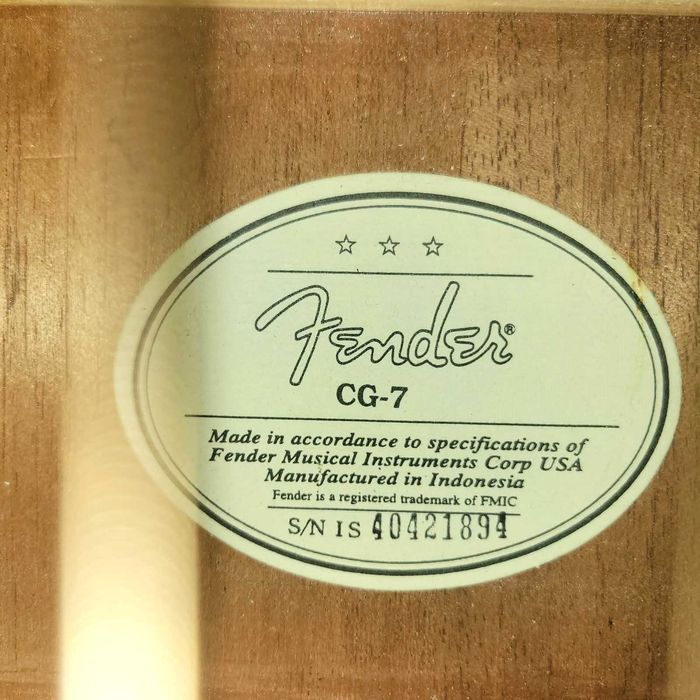 Fender CG-7 — это винтажная акустическая гитара
