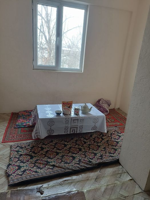 Studentlar yoki ishchilar kvartiraga qoʻyiladi