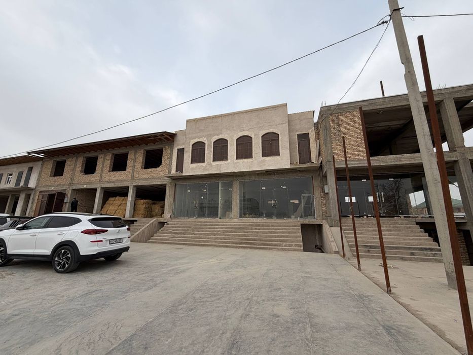 Ресторан, магазин, ишлаб чикаришга мулжалланган бино сотилади.